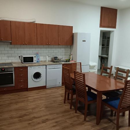 Big Cozy - Skyfall Apartment 3 Bdrm 6 Beds 1&Half Baths Budapesta Exterior foto