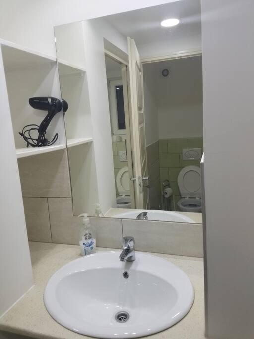 Big Cozy - Skyfall Apartment 3 Bdrm 6 Beds 1&Half Baths Budapesta Exterior foto