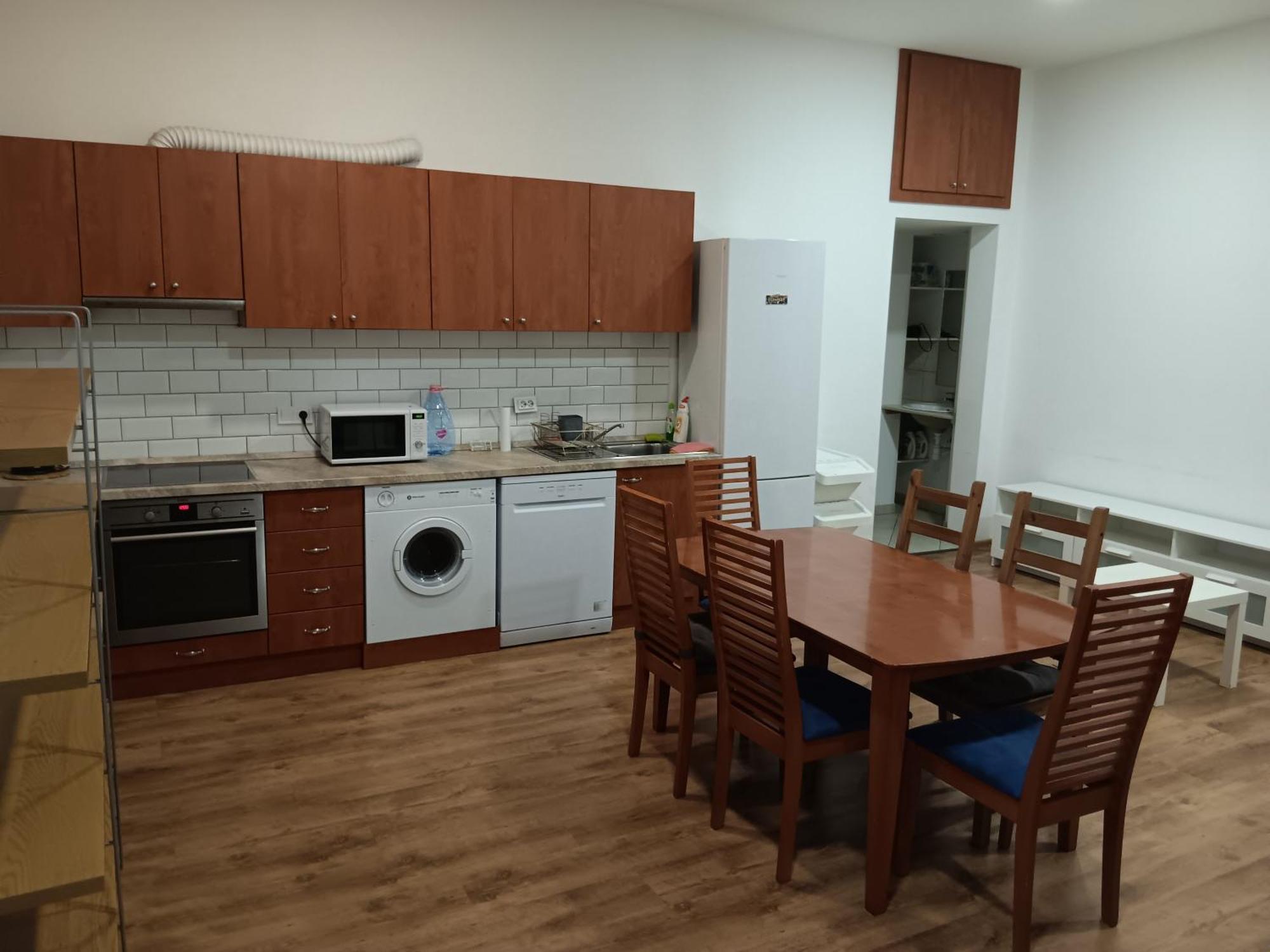 Big Cozy - Skyfall Apartment 3 Bdrm 6 Beds 1&Half Baths Budapesta Exterior foto